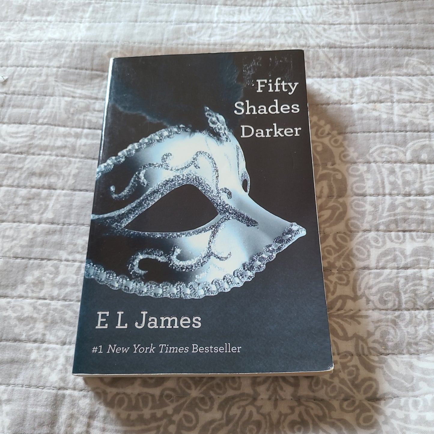 Fifty Shades Darker by EL James