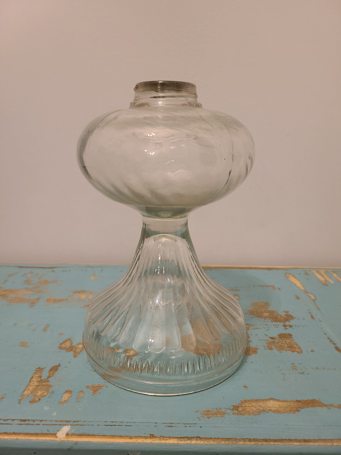 Plant Base Swirled Large Oil Lamp